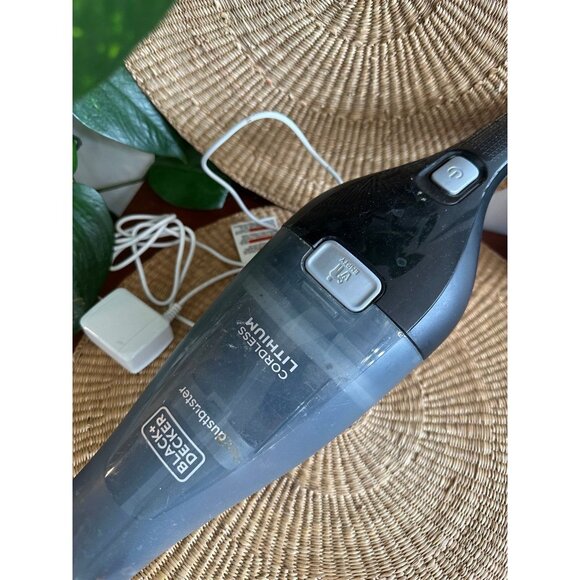 Black and decker, cordless lithium, duster, buster vacuum - Picture 2 of 9